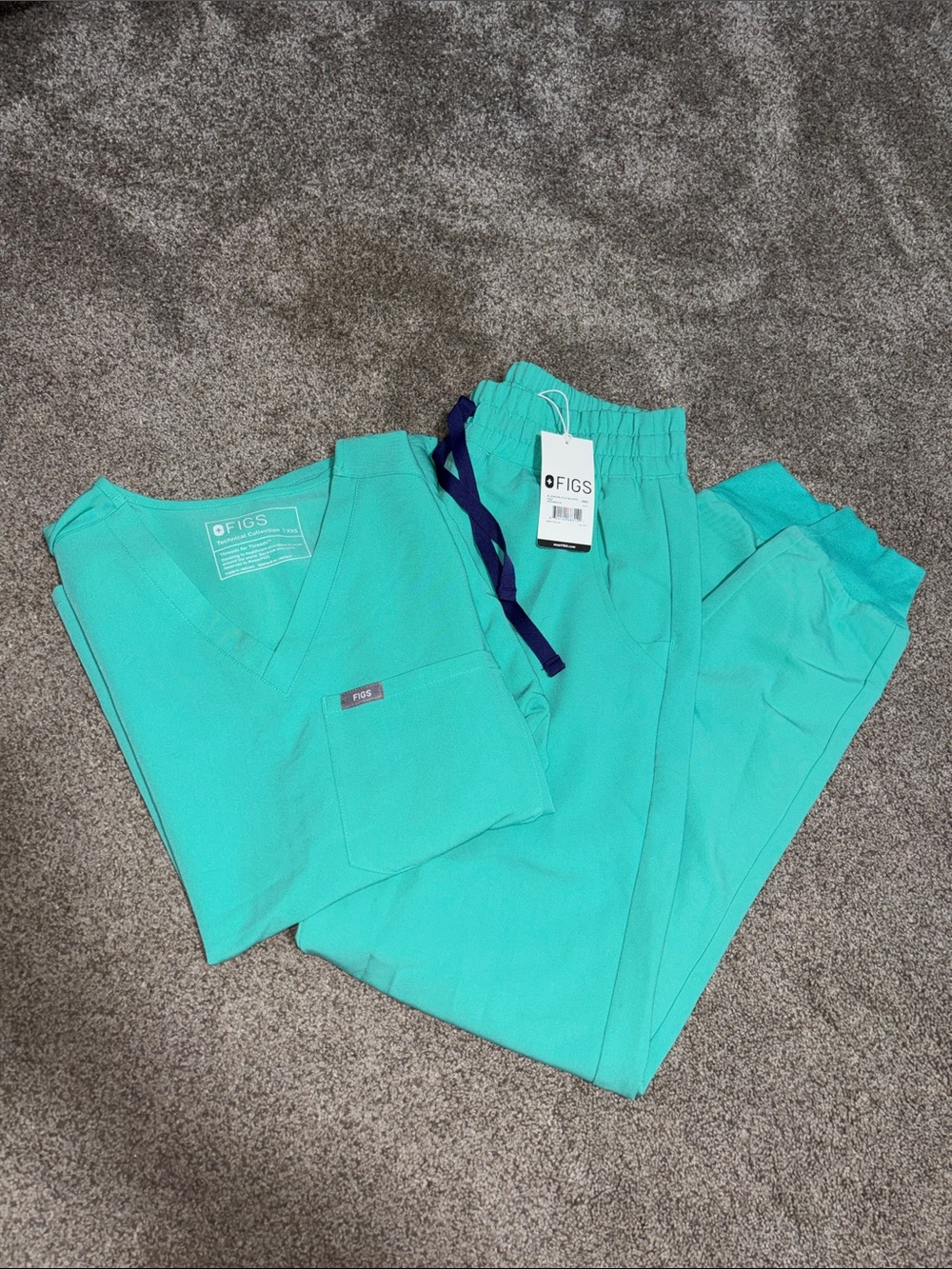Women’s teal Figs